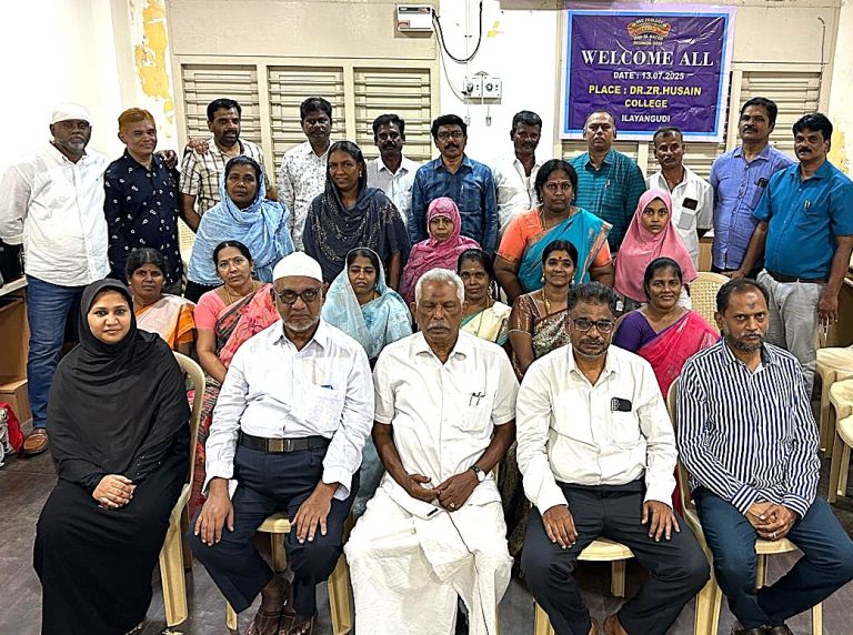 FORMER STUDENTS MEETING
