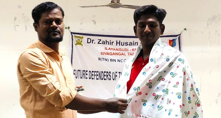 STUDENT WHO JOINED THE ARMY ARE FELICITATED