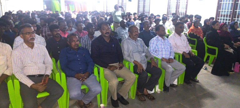 THE WORLD IN YOUR HANDS – ONLINE EVENT